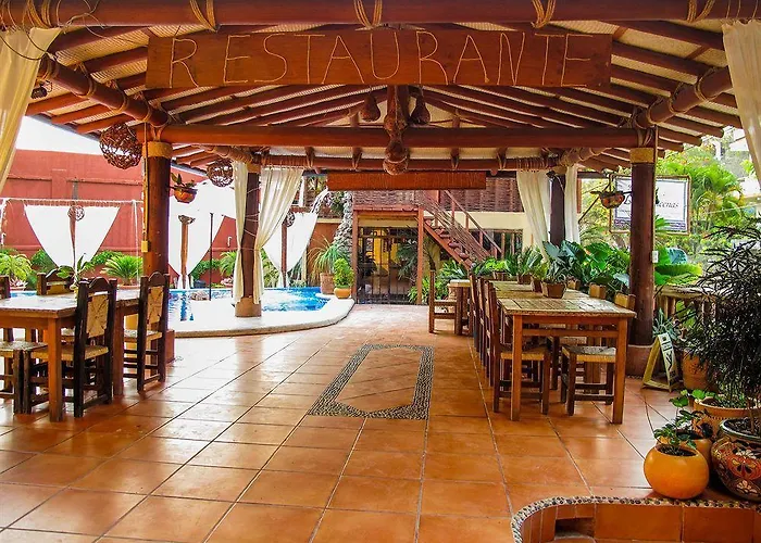 Aparthotel Azucenas 3*