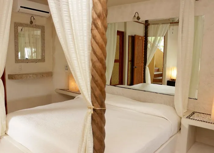 Aparthotel Azucenas 3*