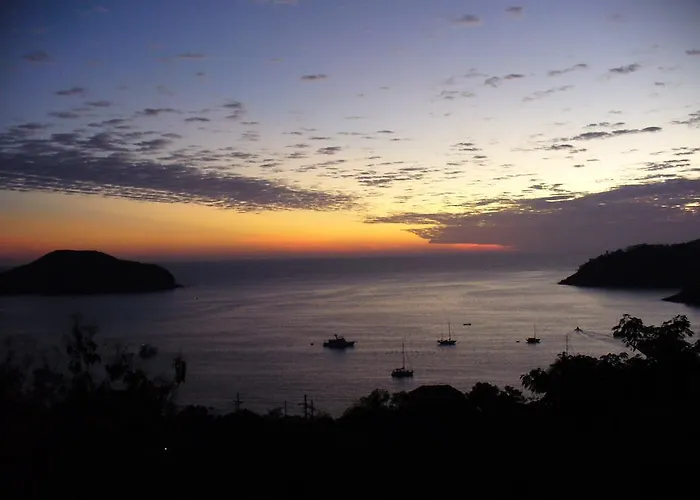 Azucenas Aparthotel Zihuatanejo