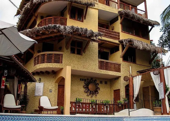 Azucenas Aparthotel 3*